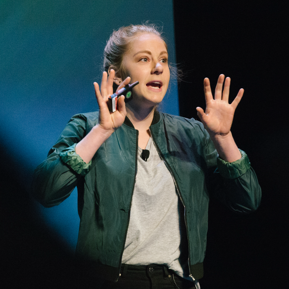 Simone Giertz speaking